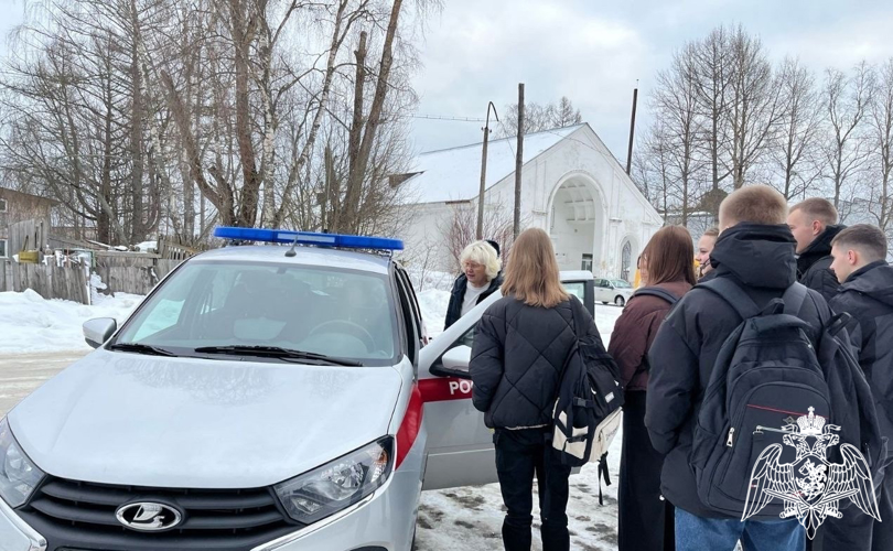 В Медвежьегорском отделе вневедомственной охраны состоялась экскурсия для школьников