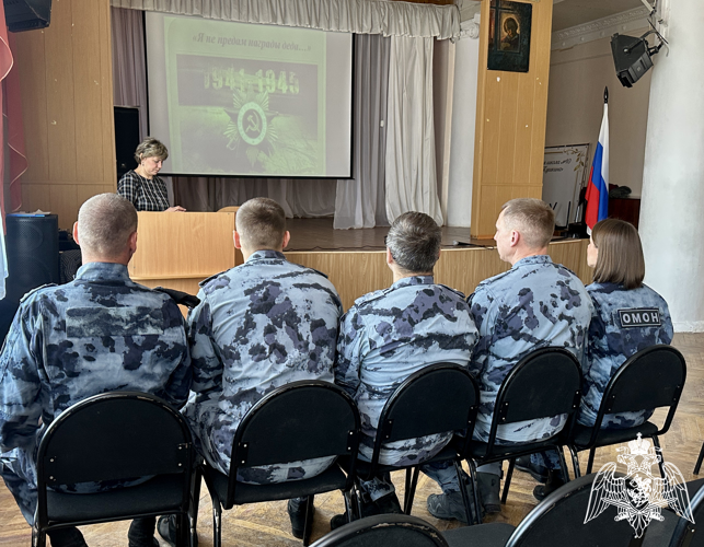 Сотрудники ОМОН «Илвес» приняли участие в акции «Город читает детям»