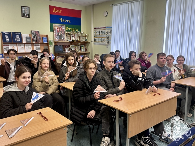 Карельские школьники побывали на экскурсии в отряде СОБР «Карху» Росгвардии