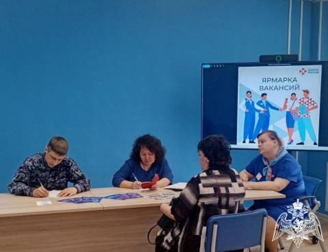 В Сегеже сотрудники Росгвардии рассказали гражданам о приеме на службу