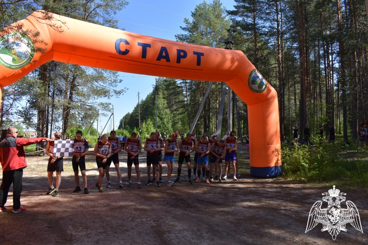 Офицер СОБР «Карху» стал призером окружного чемпионата по служебному биатлону (видео)