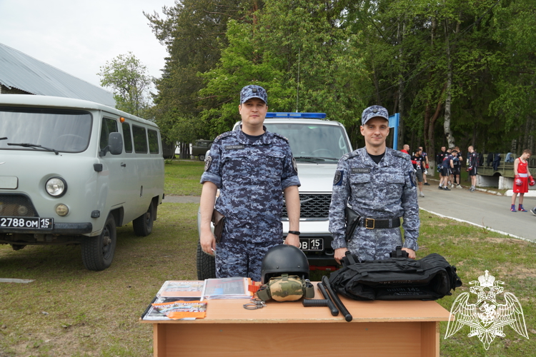 В День России карельские росгвардейцы рассказали гражданам о своей службе