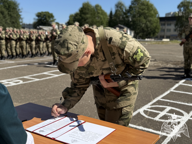 Карельские призывники приняли присягу в Центре подготовки личного состава Северо-Западного округа Росгвардии (видео)