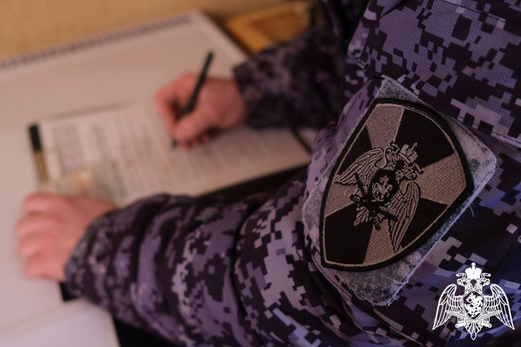Жители Карелии добровольно сдали росгвардейцам 7 единиц оружия за неделю