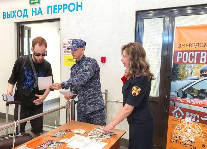 В Карелии сотрудники Росгвардии продолжают работу по приглашению граждан на службу