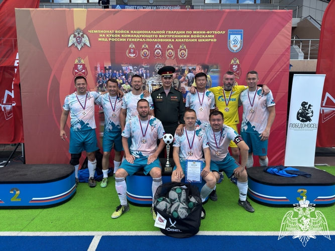 Карельский росгвардеец в составе команды завоевал серебро на чемпионате по мини-футболу