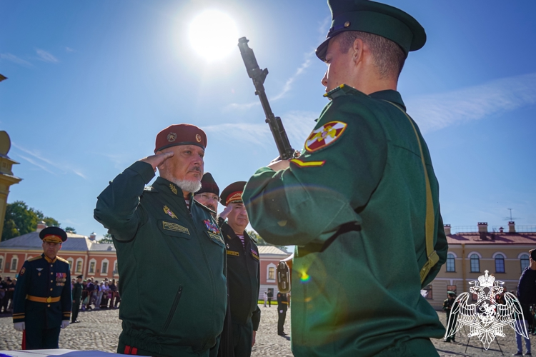 Карельские первокурсники Военной академии Росгвардии приняли Военную присягу в Санкт-Петербурге (ВИДЕО)