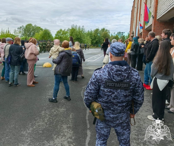 Сотрудники Росгвардии обеспечили безопасность объектов образования Карелии в первый учебный день