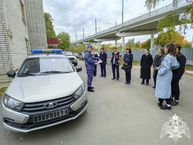 Студенты Российской правовой академии познакомились с работой Отдела вневедомственной охраны Росгвардии
