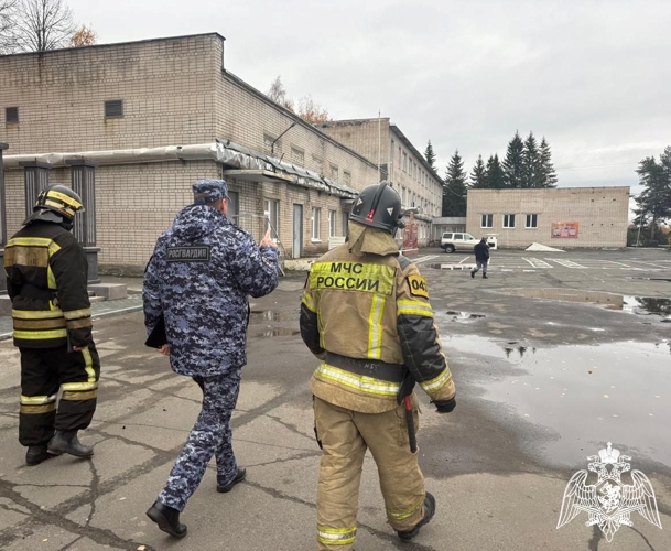 В Карелии сотрудники Росгвардии провели совместные учения с коллегами из МЧС России