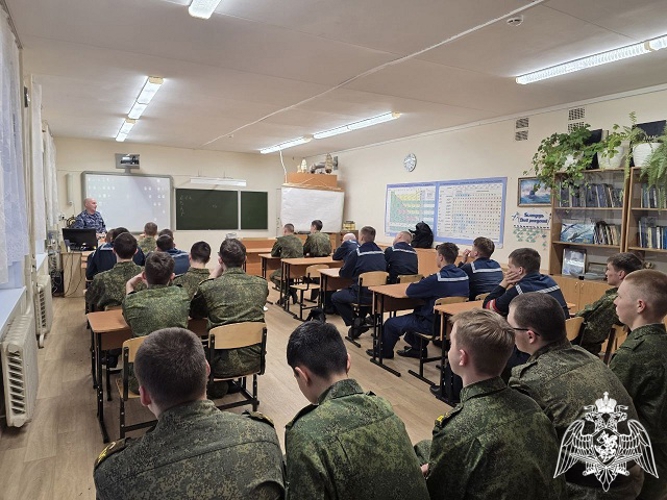 В преддверии Дня призывника карельские росгвардейцы встретились с кадетами