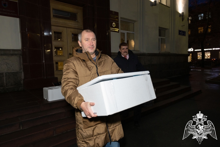 Сотрудники ОМОН «Илвес» приняли участие в передаче гуманитарной помощи бойцам СВО