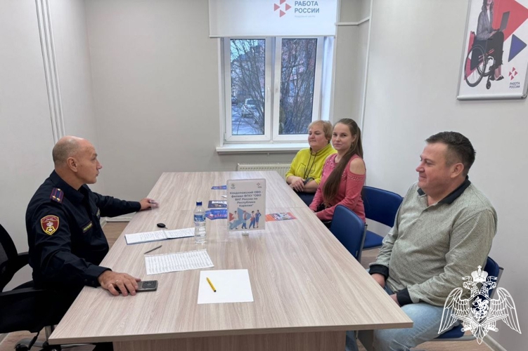 В районах Карелии состоялись Ярмарки вакансий с участием представителей Росгвардии