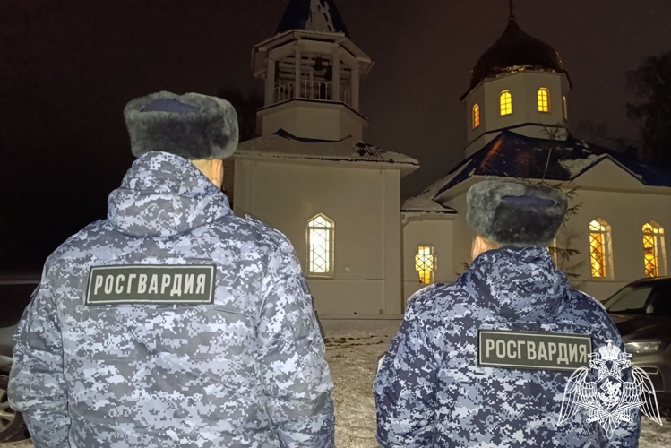 В районах Карелии сотрудники Росгвардии обеспечили безопасность празднования Крещения Господня