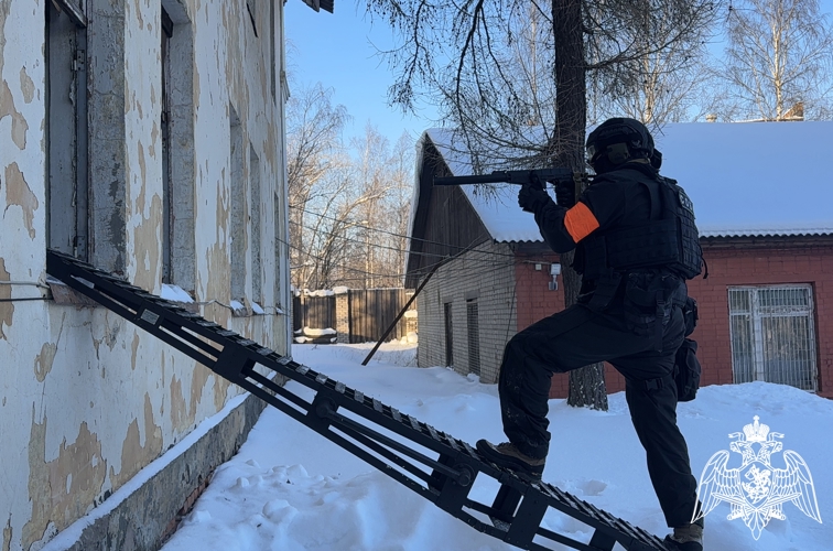 Нейтрализацию вооруженных преступников отработали бойцы СОБР «Карху»