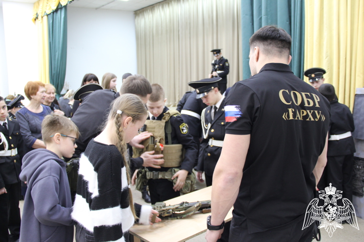Росгвардейцы поздравили карельских кадетов с принятием клятвы