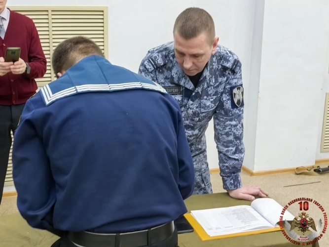 Представители Росгвардии оценили навыки первоначальной военной подготовки у молодежи на республиканской спартакиаде