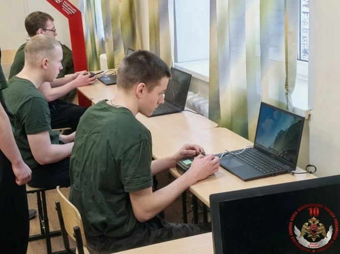 Представители Росгвардии оценили навыки первоначальной военной подготовки у молодежи на республиканской спартакиаде