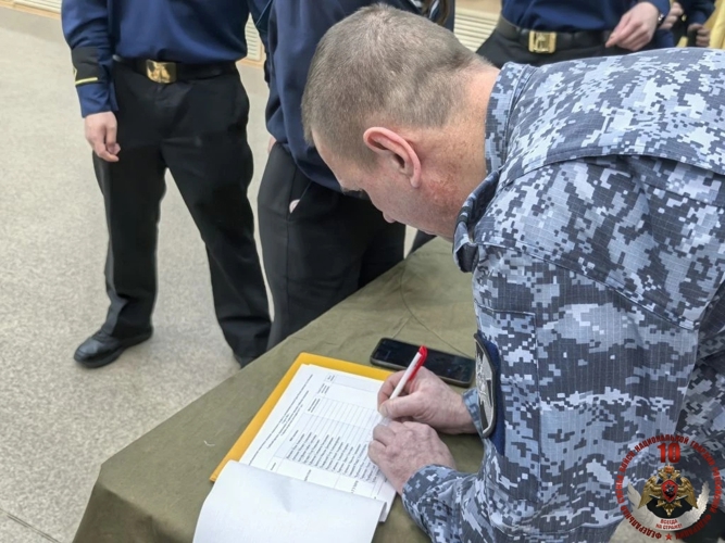 Представители Росгвардии оценили навыки первоначальной военной подготовки у молодежи на республиканской спартакиаде
