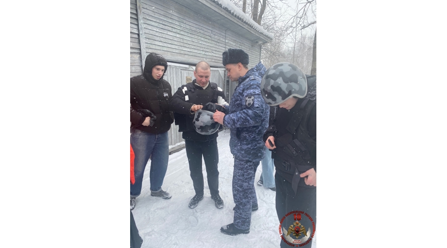 В преддверии десятилетия Росгвардия проводит Дни открытых дверей для молодежи