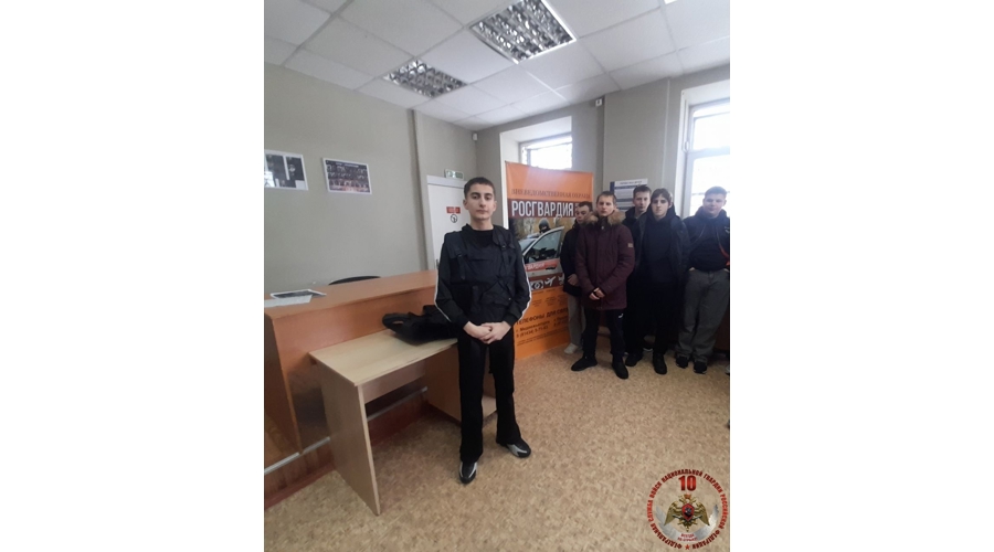 В преддверии десятилетия Росгвардия проводит Дни открытых дверей для молодежи