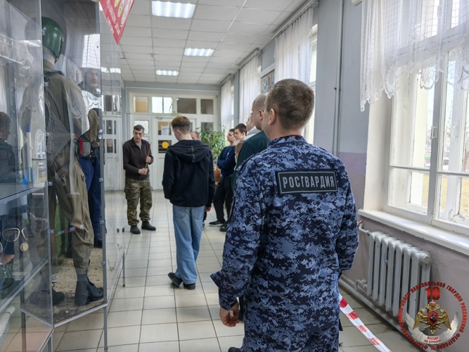 Будущие росгвардейцы знакомятся с героическими страницами истории России 