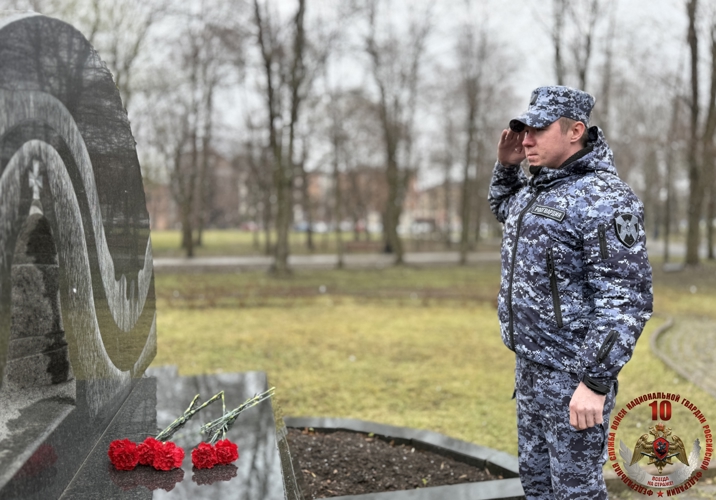 В столице Карелии личный состав Росгвардии почтил память жертв Чернобыльской катастрофы