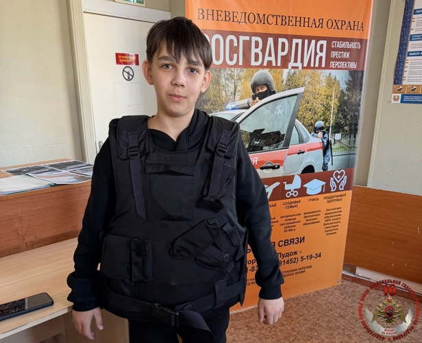 В Пудоже школьники познакомились с работой вневедомственной охраны Росгвардии