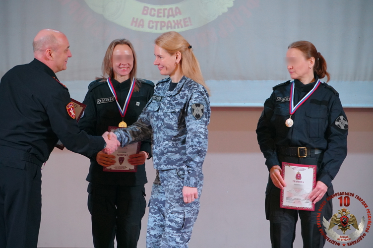 В Великом Новгороде завершился чемпионат по стрельбе из боевого ручного стрелкового оружия Северо-Западного округа Росгвардии (видео)