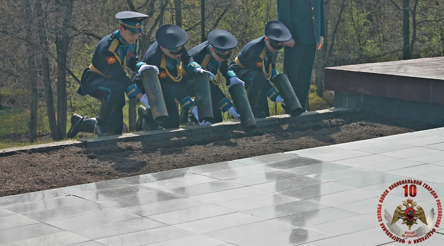 Руководство территориального управления Росгвардии приняло участие в церемонии закладки земли с мест боевых действий специальной военной операции