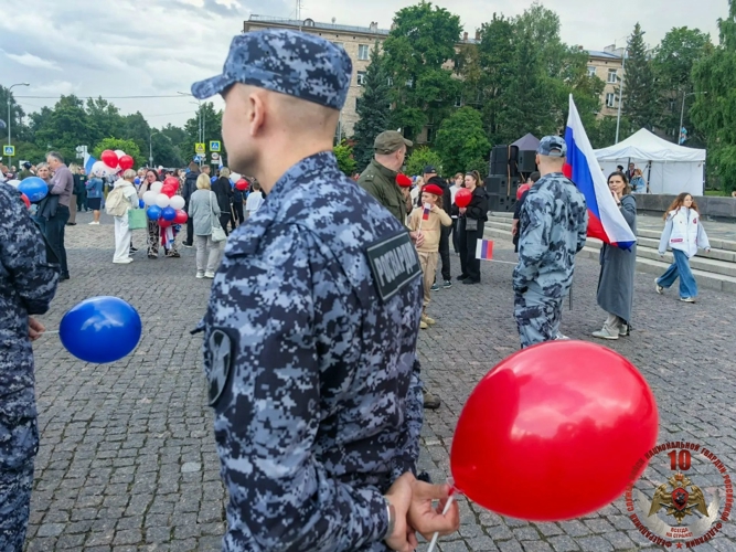 В преддверии Дня флага личный состав территориального управления Росгвардии принял участие в праздничном мероприятии