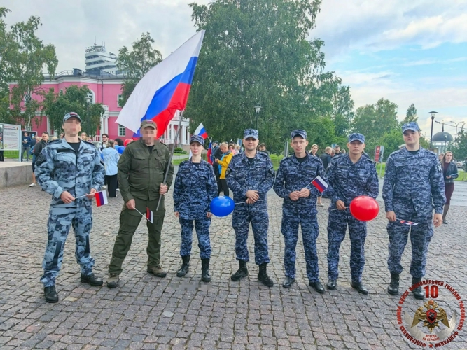 В преддверии Дня флага личный состав территориального управления Росгвардии принял участие в праздничном мероприятии