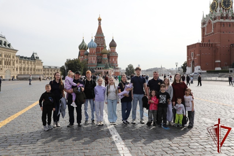 Президент России наградил орденом «Родительская слава» многодетную семью росгвардейца из Карелии  